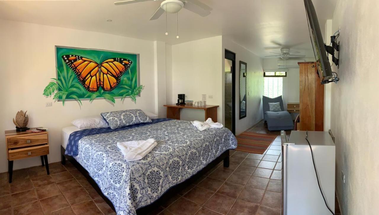 La Sirena Playa Jaco Hotel Exterior photo